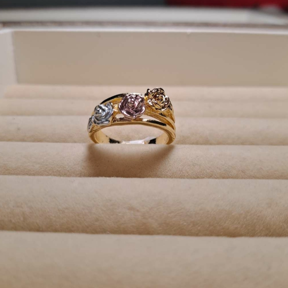 3 Rose Ring
